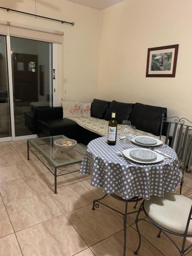 Appartement Limnos Gardens Paphos Esterno foto